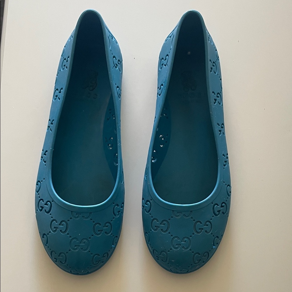 Gucci girls size 32/33 Teal Rubber Ballet Flats